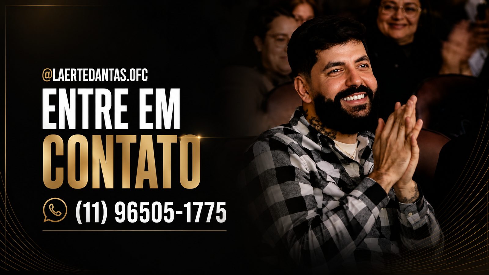 Laerte Dantas sorrindo em evento